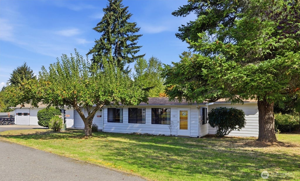 Photo of 15702 SE 128th Street, Renton, WA 98059 (MLS # 2591509)