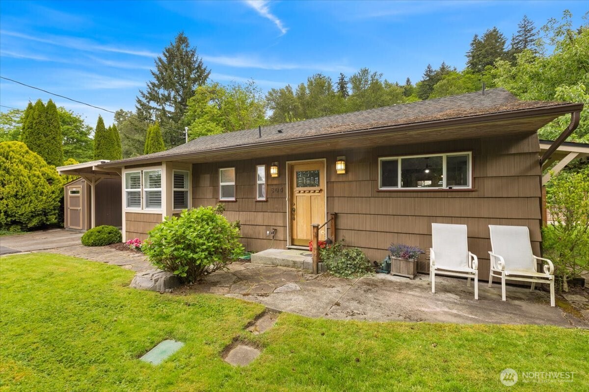 304 Riverview Drive NE