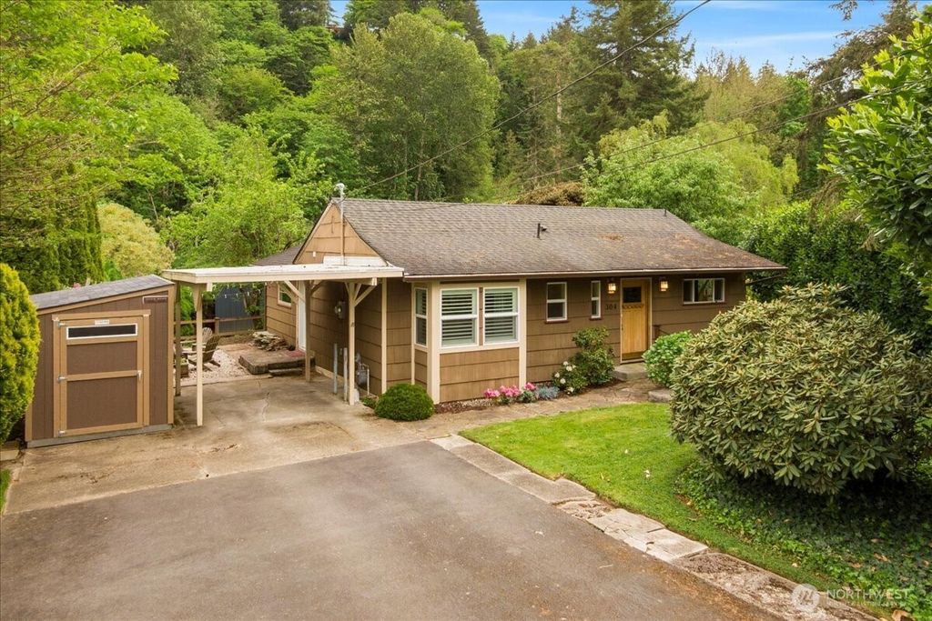 Photo of 304 Riverview Drive NE, Auburn, WA 98002 (MLS # 2372830)