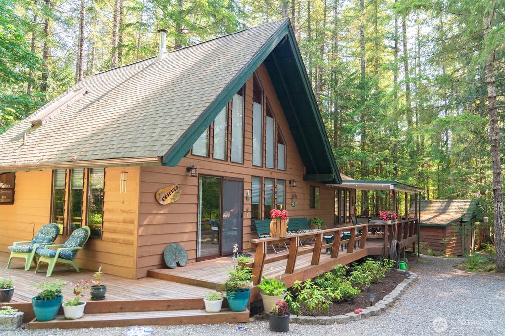 Photo of 30 N Mt Jupiter Place, Hoodsport, WA 98548 (MLS # 2570312)
