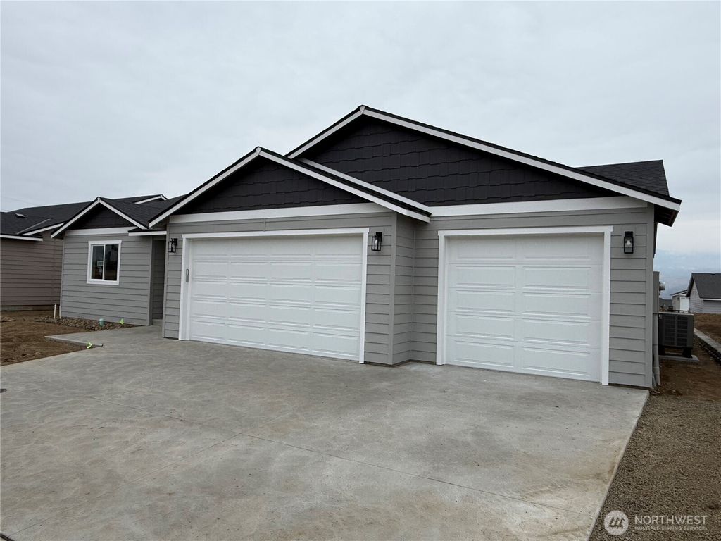 Photo of 2436 2nd Street SE, East Wenatchee, WA 98802 (MLS # 2474825)