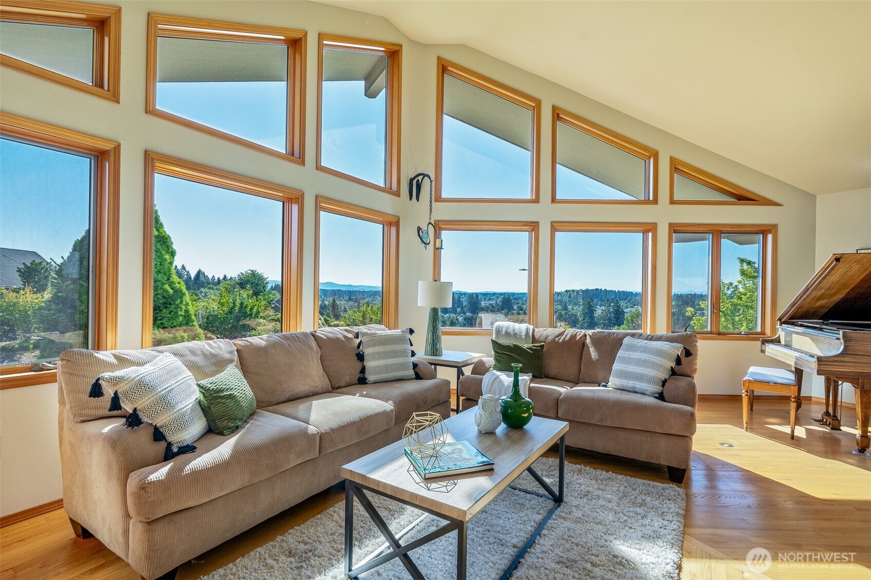 8705 Fenwick Loop SE