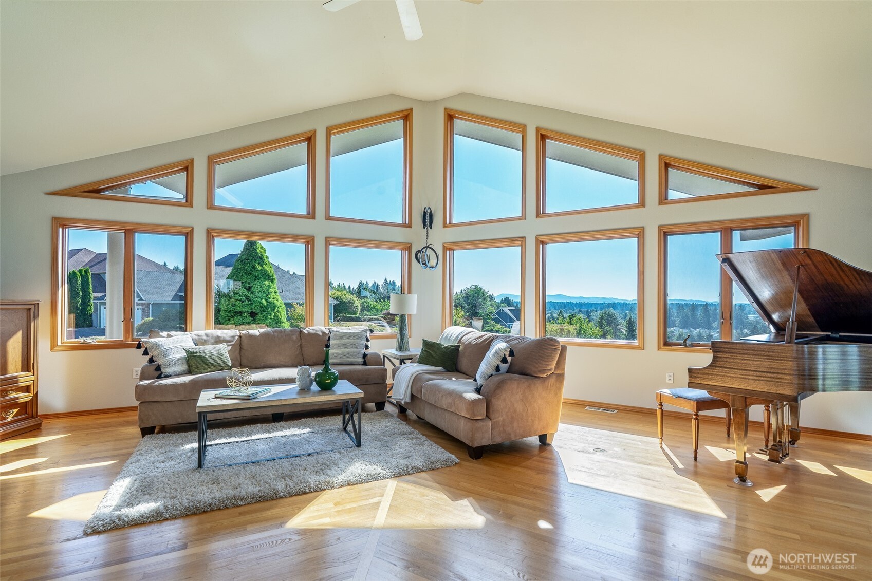 8705 Fenwick Loop SE