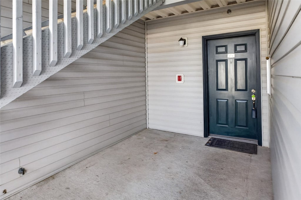 Photo of 33020 10th Avenue SW #W104, Federal Way, WA 98023 (MLS # 2595306)