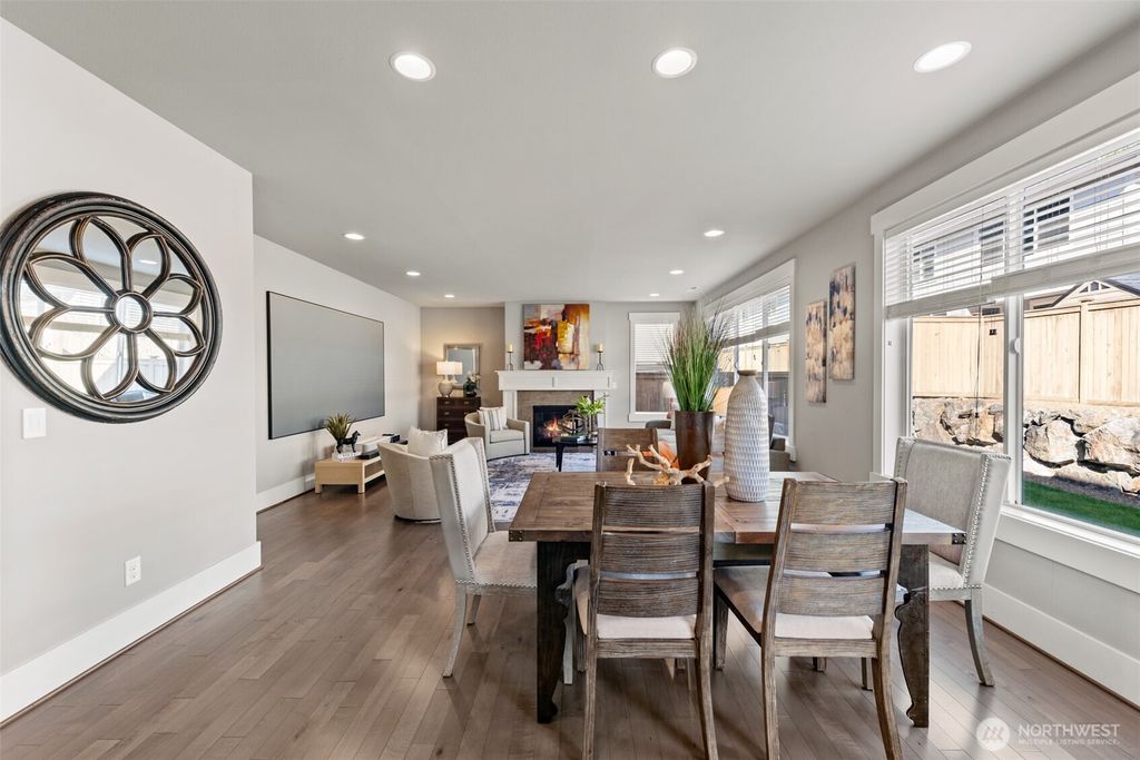 Photo of 610 Field Place NE, Renton, WA 98059 (MLS # 2487911)