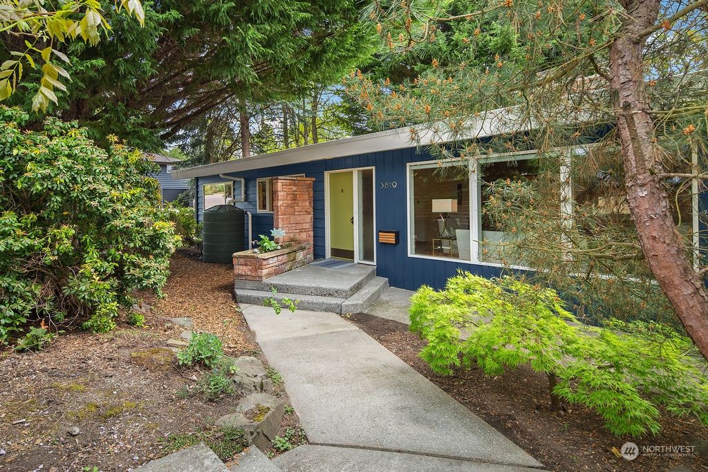 Photo of 3819 NE 73rd Street, Seattle, WA 98115 (MLS # 2239176)