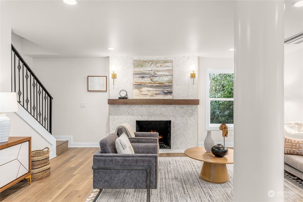 Photo of 6215 Vassar Avenue NE, Seattle, WA 98115 (MLS # 2199276)