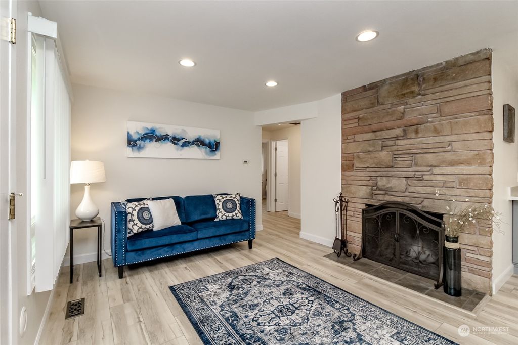 Photo of 20437 9th Avenue S, Des Moines, WA 98198 (MLS # 2009734)