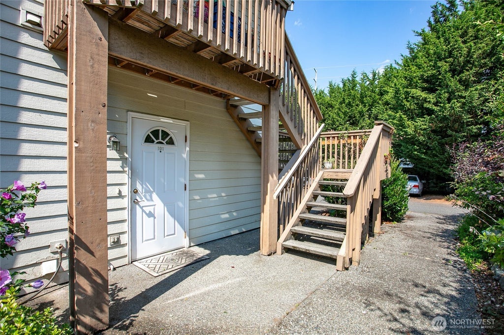Photo of 1808 E Sunset Drive #101, Bellingham, WA 98226 (MLS # 2594634)