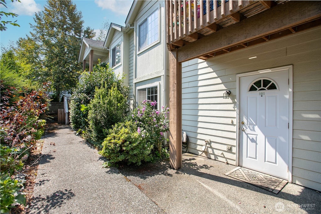 Photo of 1808 E Sunset Drive #101, Bellingham, WA 98226 (MLS # 2594634)