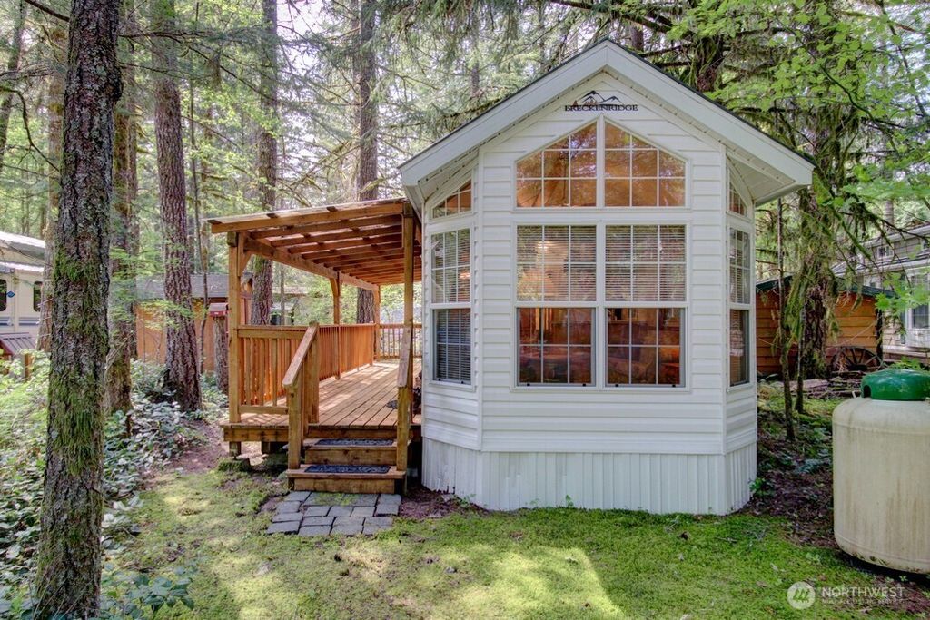 Photo of 134 Drial Loop, Deming, WA 98244 (MLS # 2528747)