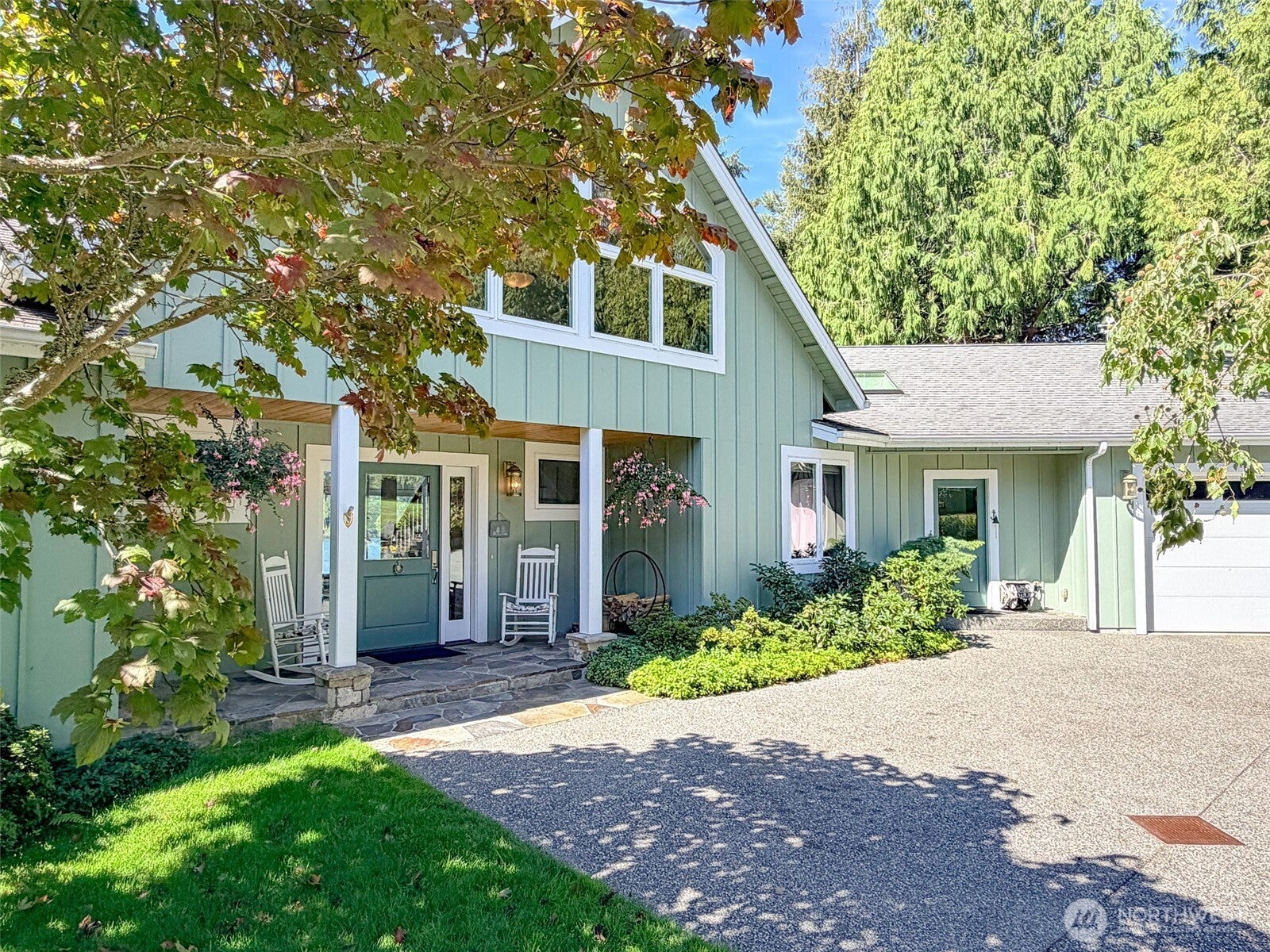 81 W Ludlow Point Road