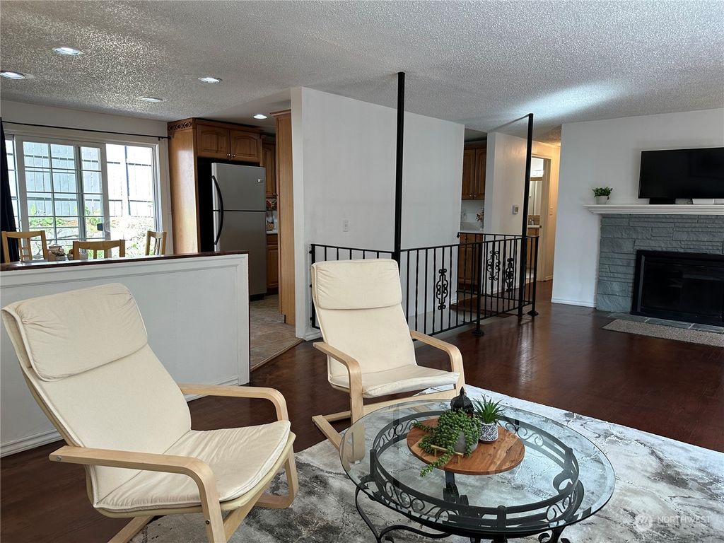 Photo of 104 SW 104th Street, Seattle, WA 98146 (MLS # 2160436)