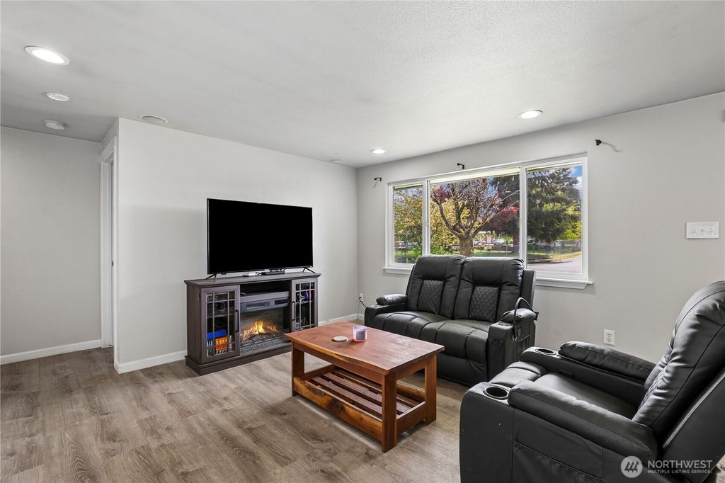 Photo of 4501 Yew Lane SW, Lakewood, WA 98499 (MLS # 2506723)
