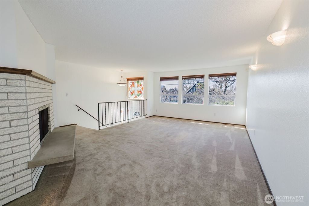 Photo of 6746 27th Avenue NW, Seattle, WA 98117 (MLS # 2322989)