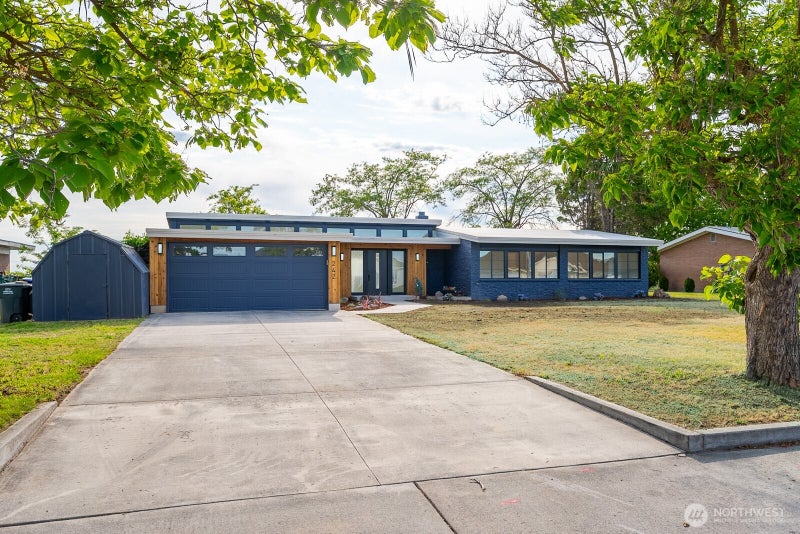 242 N Crestview Drive