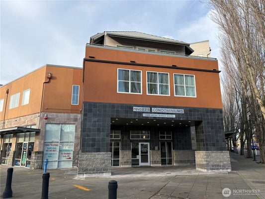 225 LOGAN AVE S APT 111, RENTON, WA 98057 - Image 102e3bd2e3aec4d2eba007eb6ca1fb52/1779502356