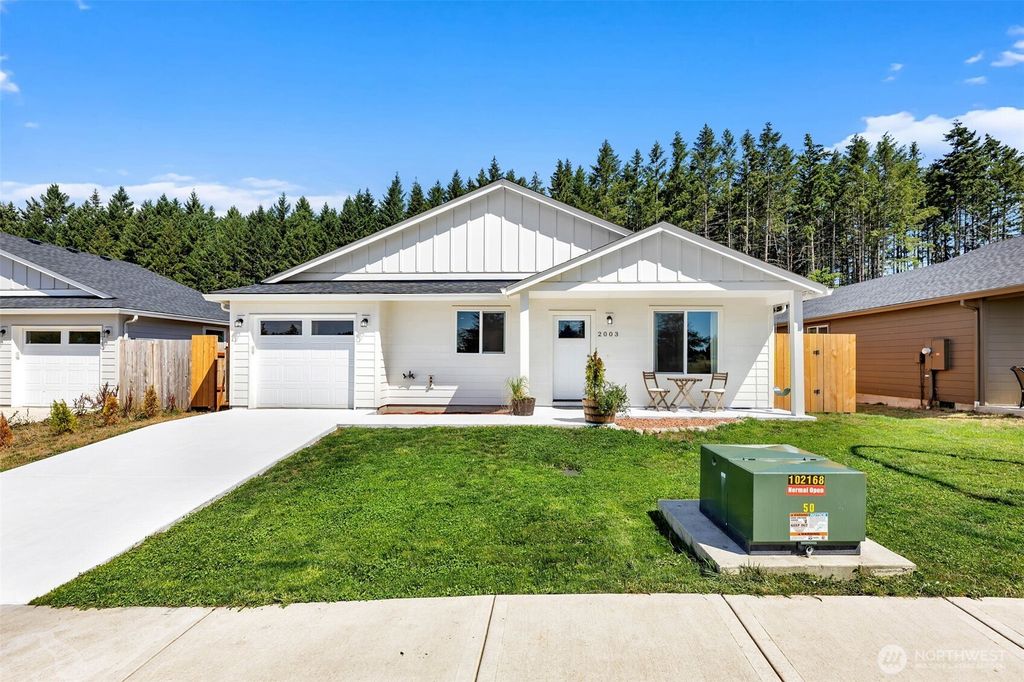 Photo of 2003 Apple Road, Winlock, WA 98596 (MLS # 2515376)