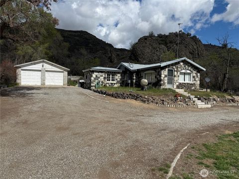 Photo of 22152 Pleasant Valley Road NE, Grand Coulee, WA 99133 (MLS # 2506775)