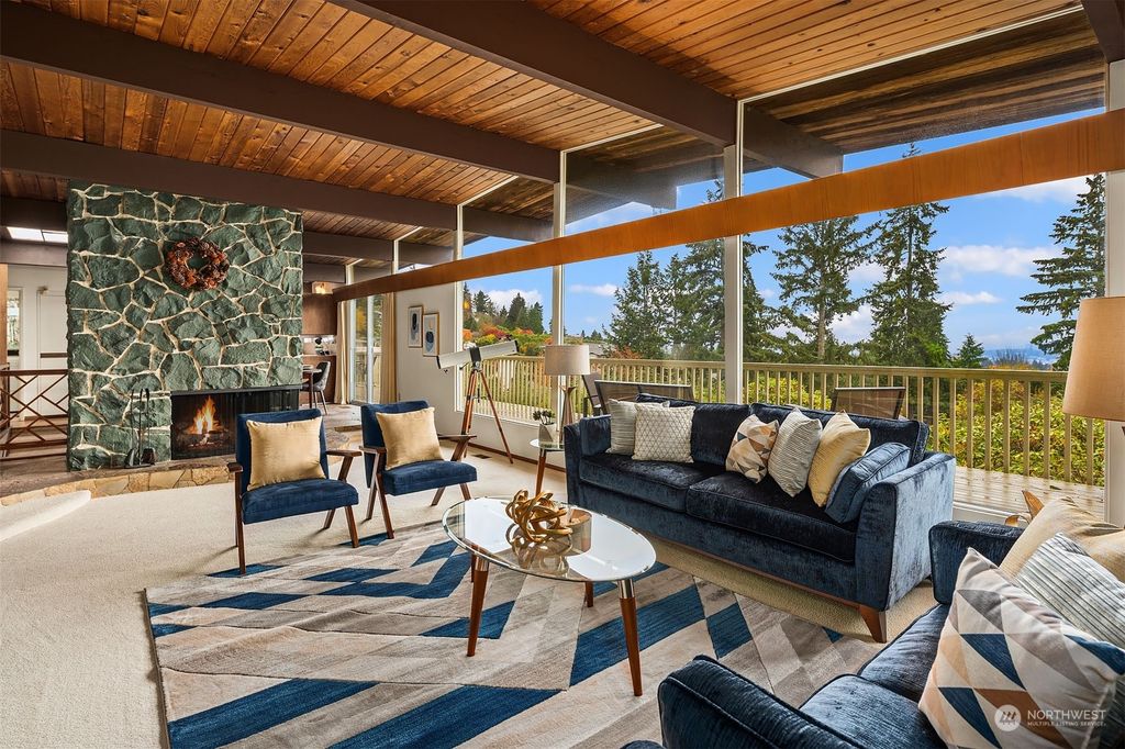 Photo of 15126 SE 53rd Place, Bellevue, WA 98006 (MLS # 2308246)