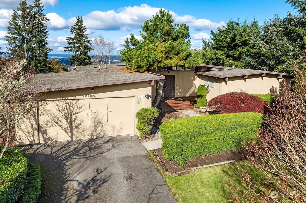 Photo of 15126 SE 53rd Place, Bellevue, WA 98006 (MLS # 2308246)