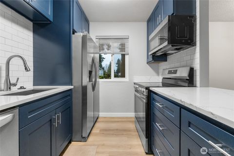 Photo of 12510 NE 130th Way #B106, Kirkland, WA 98034 (MLS # 2466320)