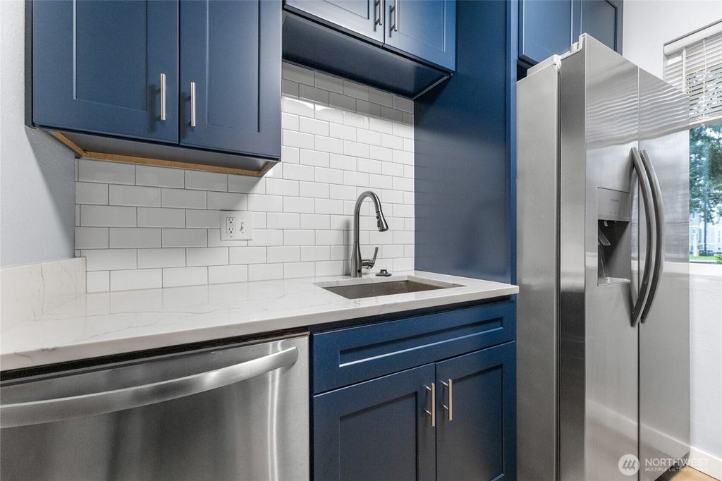 Photo of 12510 NE 130th Way #B106, Kirkland, WA 98034 (MLS # 2466320)