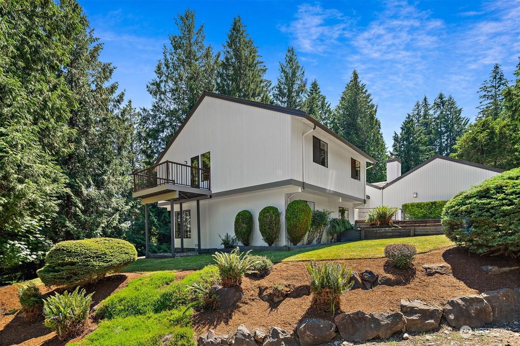 Photo of 1030 227th Avenue NE, Sammamish, WA 98074 (MLS # 2262309)