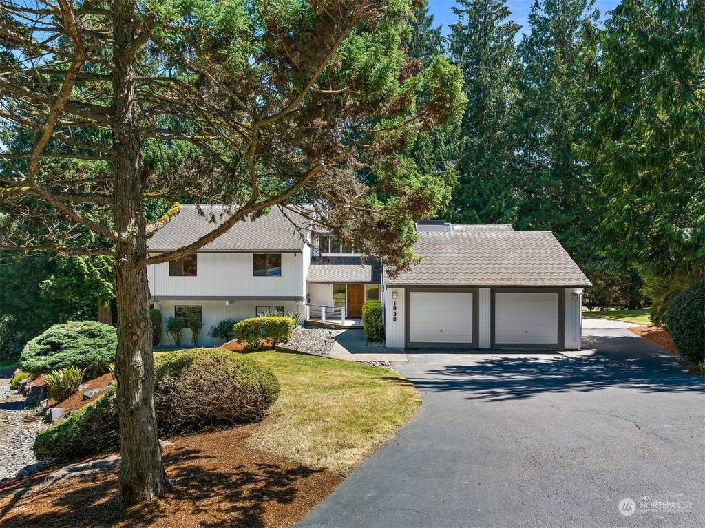 Photo of 1030 227th Avenue NE, Sammamish, WA 98074 (MLS # 2262309)