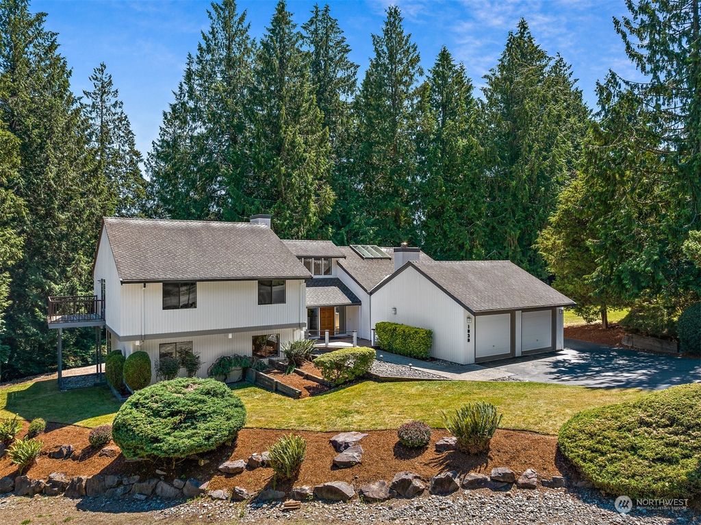 Photo of 1030 227th Avenue NE, Sammamish, WA 98074 (MLS # 2262309)