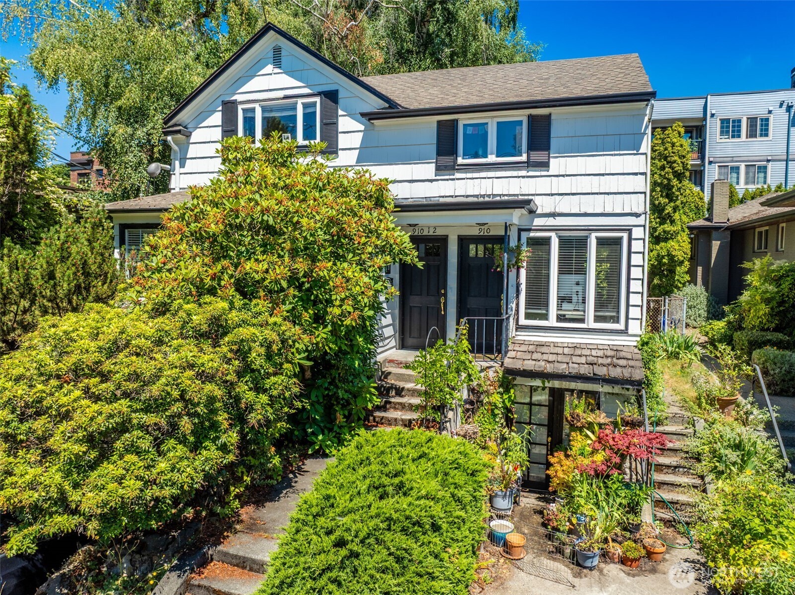 910 E Prospect Street