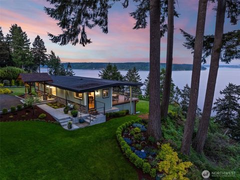 Photo of 8409 24th Avenue NW, Gig Harbor, WA 98332 (MLS # 2371208)