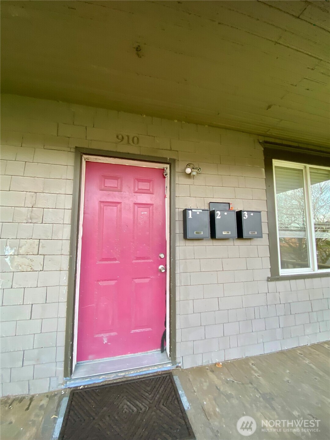 910 W Wishkah Street
