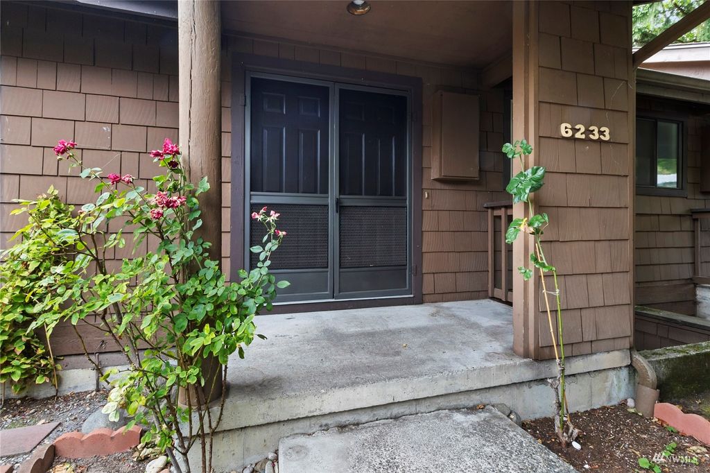 Photo of 6233 S 153rd Street #2, Tukwila, WA 98188 (MLS # 1987979)