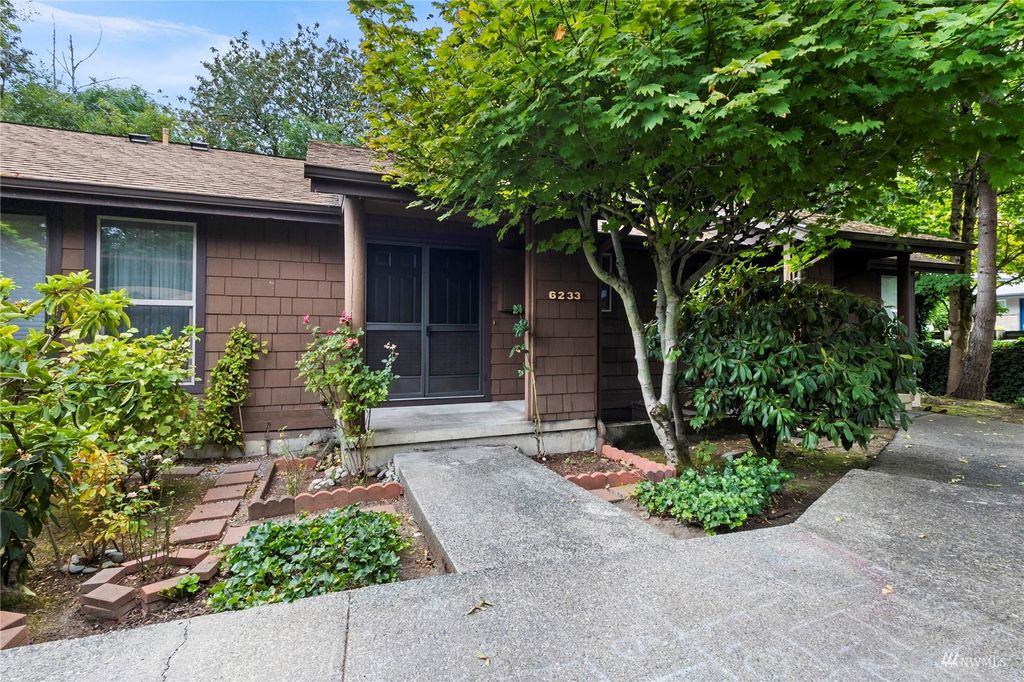 Photo of 6233 S 153rd Street #2, Tukwila, WA 98188 (MLS # 1987979)