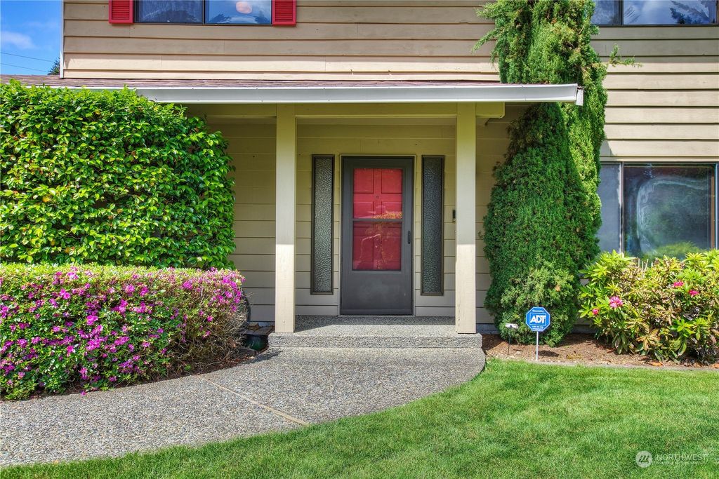Photo of 9503 127th Place SE, Renton, WA 98056 (MLS # 2075724)