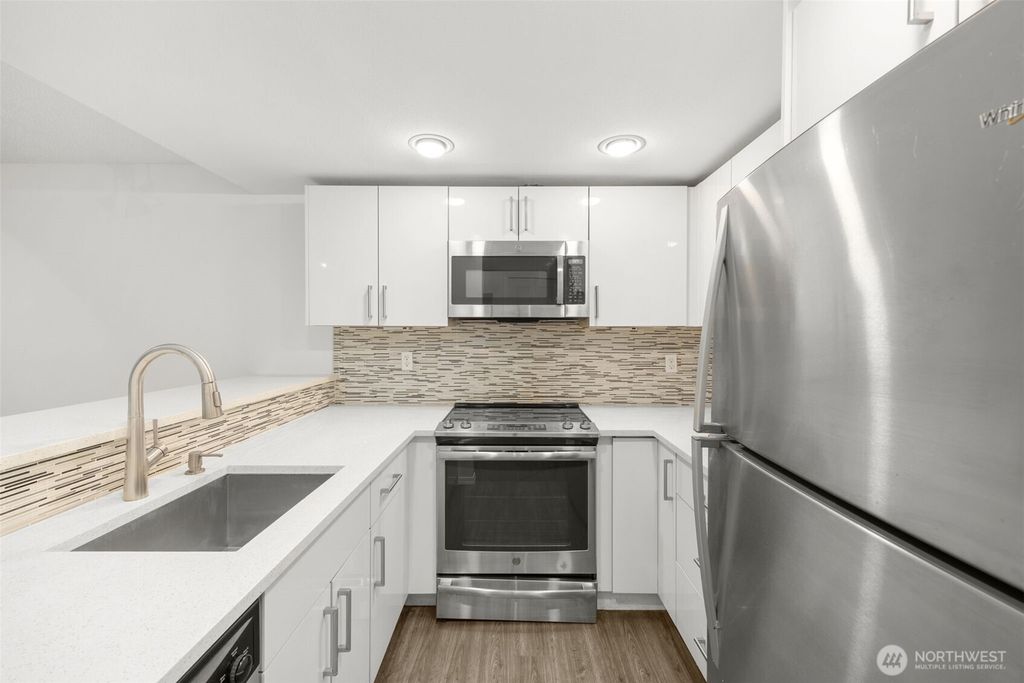 Photo of 13717 Linden Avenue N #221, Seattle, WA 98133 (MLS # 2527132)