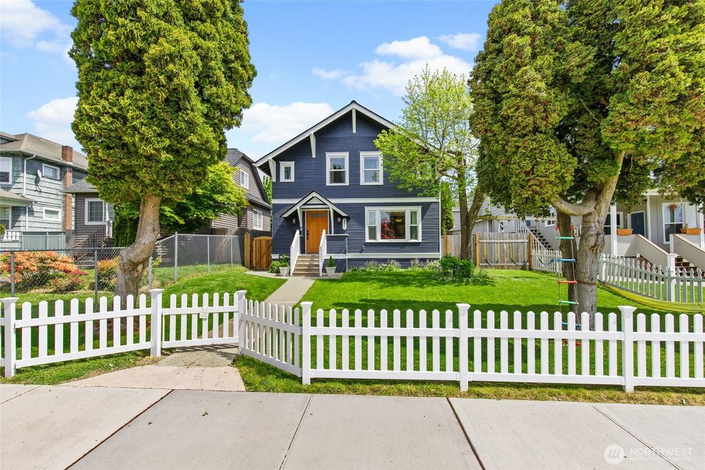 Photo of 2511 Virginia Avenue, Everett, WA 98201 (MLS # 2374599)