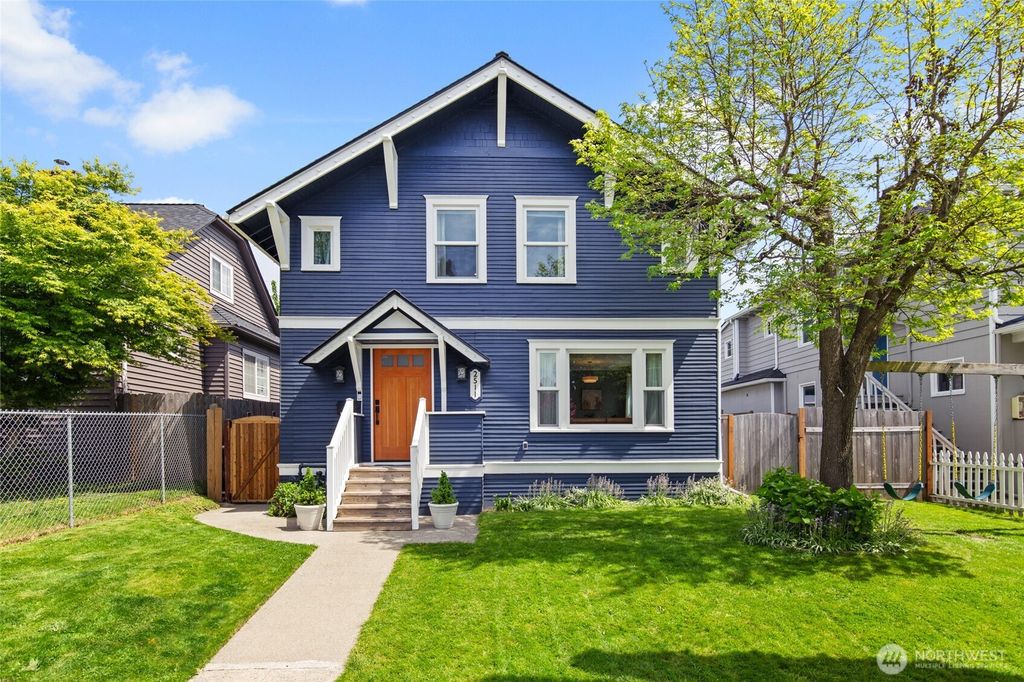 Photo of 2511 Virginia Avenue, Everett, WA 98201 (MLS # 2374599)