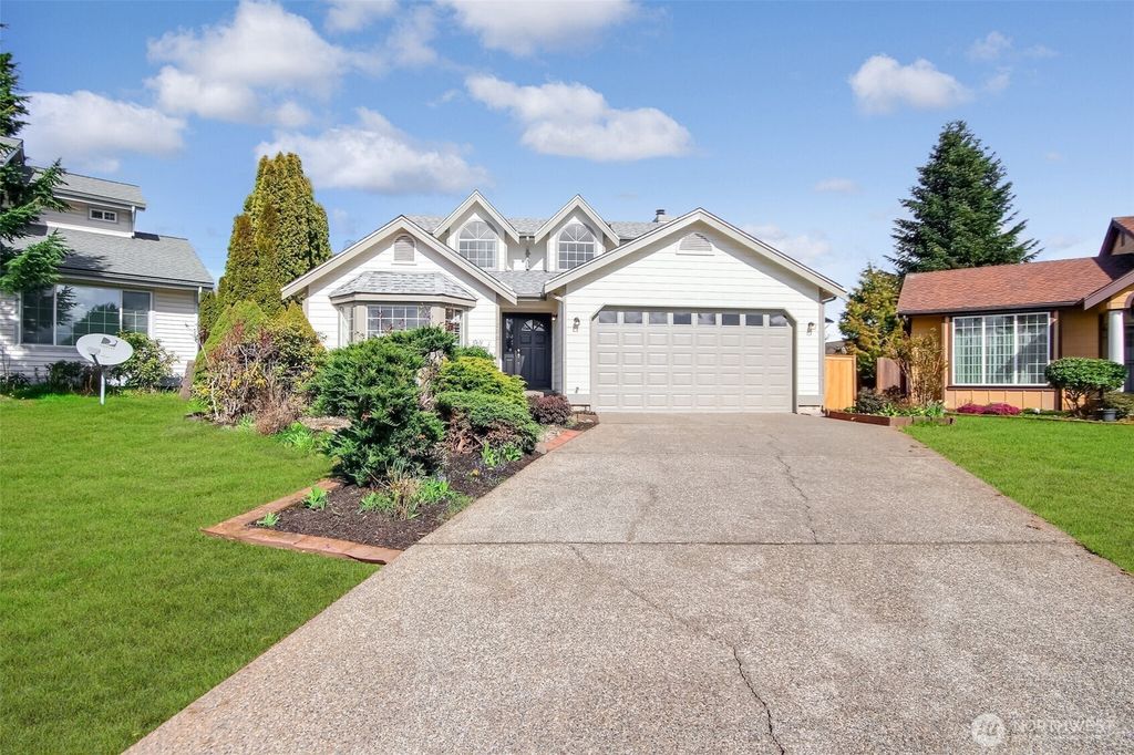Photo of 1200 SW 347th Place, Federal Way, WA 98023 (MLS # 2346154)
