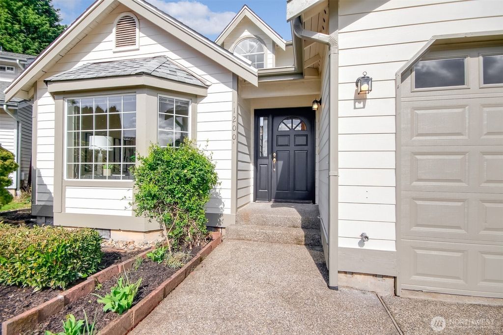 Photo of 1200 SW 347th Place, Federal Way, WA 98023 (MLS # 2346154)