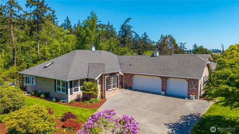 Photo of 1546 Wedgewood Lane, Oak Harbor, WA 98277 (MLS # 2516538)