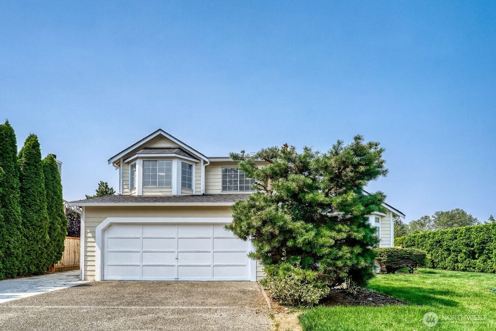 Photo of 35403 12th Avenue SW, Federal Way, WA 98023 (MLS # 2562968)