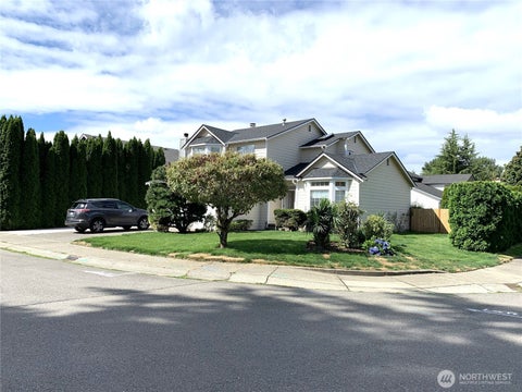 Photo of 35403 12th Avenue SW, Federal Way, WA 98023 (MLS # 2562968)