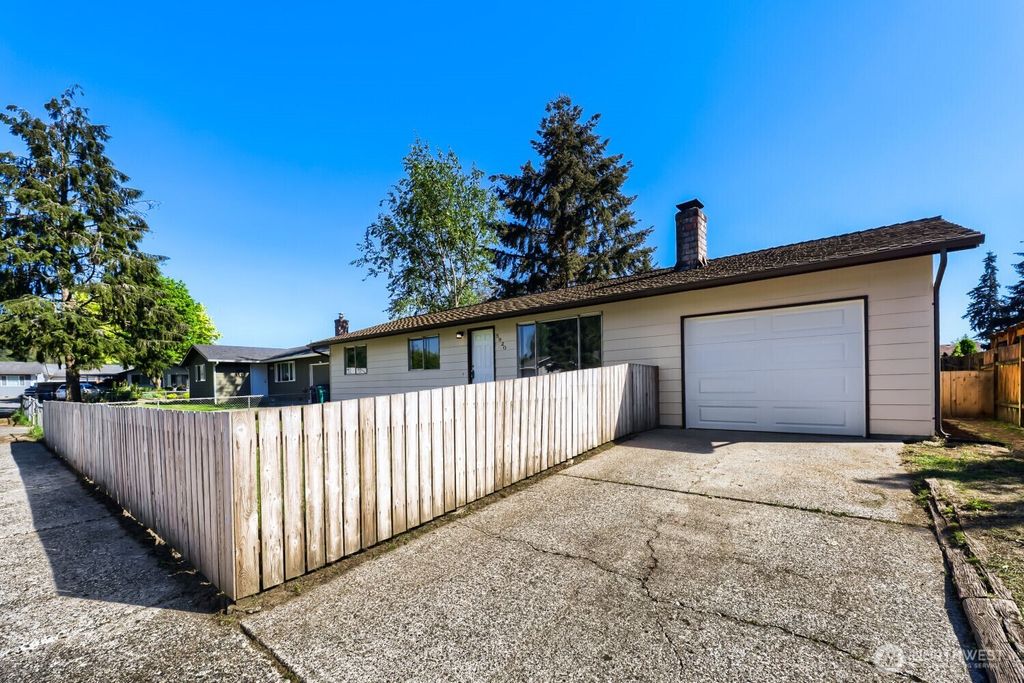 Photo of 5920 135th Place NE, Marysville, WA 98271 (MLS # 2518819)
