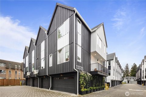 Photo of 13335 Greenwood Avenue N #D, Seattle, WA 98133 (MLS # 2494207)