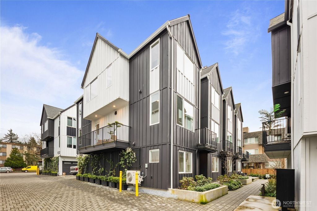 Photo of 13335 Greenwood Avenue N #D, Seattle, WA 98133 (MLS # 2494207)