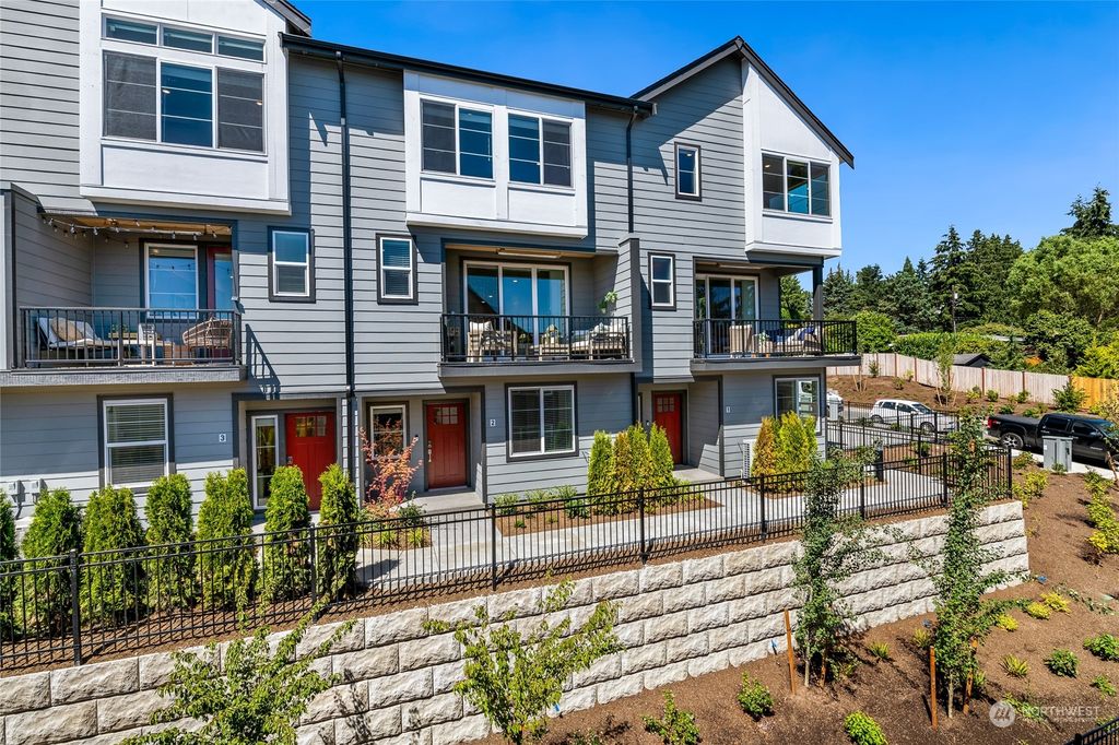 Photo of 6621 NE 187th Court #1, Kenmore, WA 98028 (MLS # 2028018)