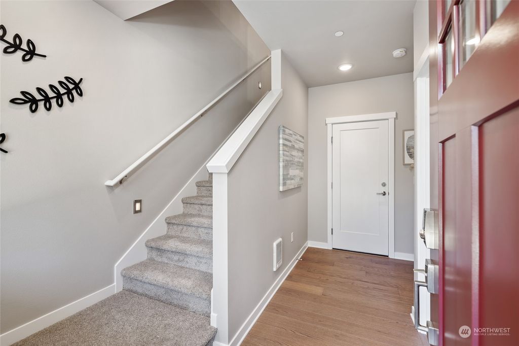 Photo of 6621 NE 187th Court #1, Kenmore, WA 98028 (MLS # 2028018)