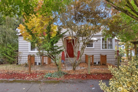 Photo of 8 W Fulton Street, Seattle, WA 98119 (MLS # 2579686)